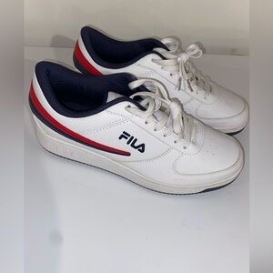 Men’s Fila sneakers size 10
